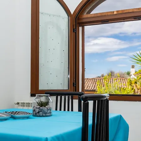 Rita A 200 M Dal Mare Villa *